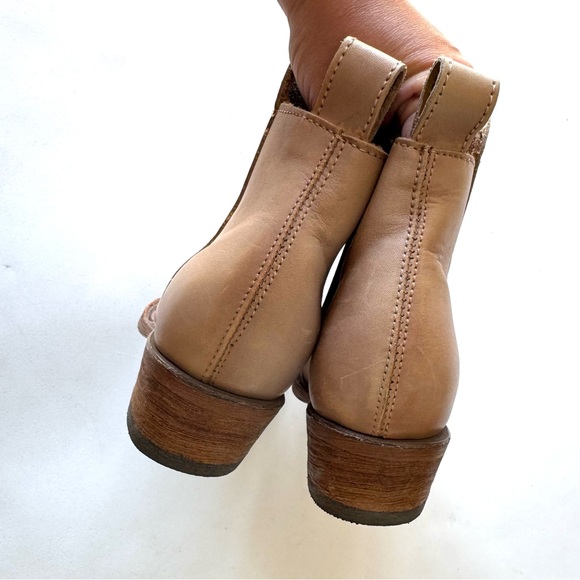 Corral Natural Tan Floral Embroidered Leather Ankle Boots Western Cowboy 6.5 - Picture 12 of 15